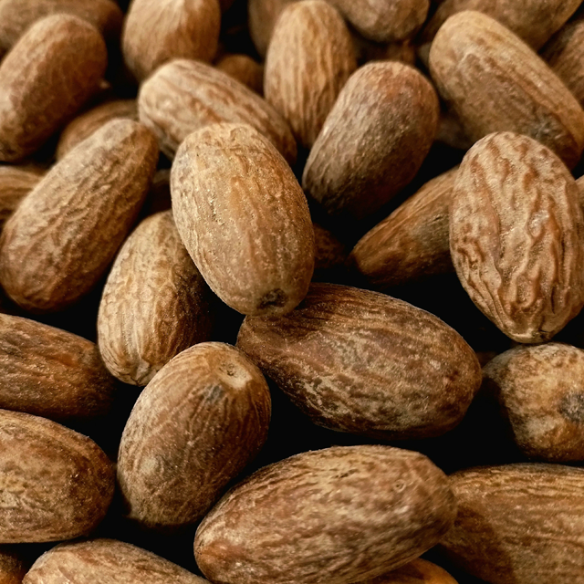 Nutmeg Whole